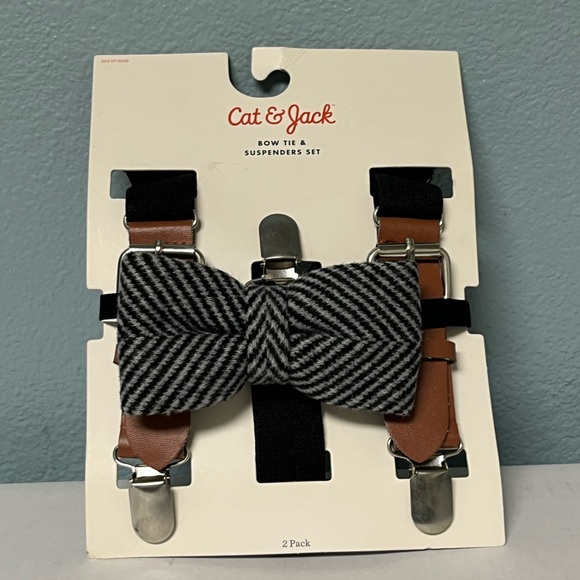 Cat and Jack children’s suspenders set with bow tie plaid print - Picture 2 of 4